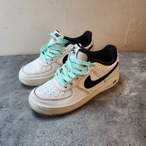 Nike Air Force 1 swoosh pack size 5